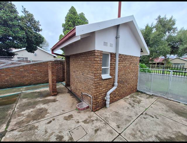 3 BEDROOM HOUSE FOR SALE IN VANDERBIJLPARK SE 2